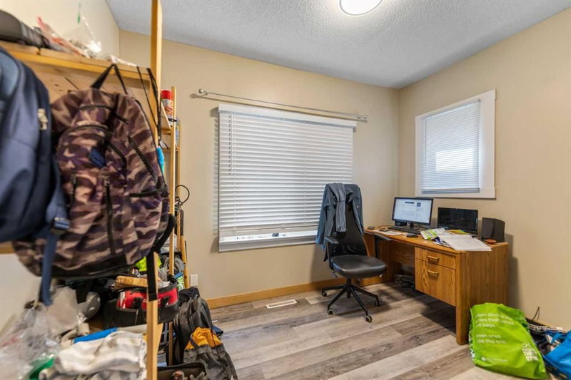 1407 28 Street SW, Shaganappi — interior photo 6