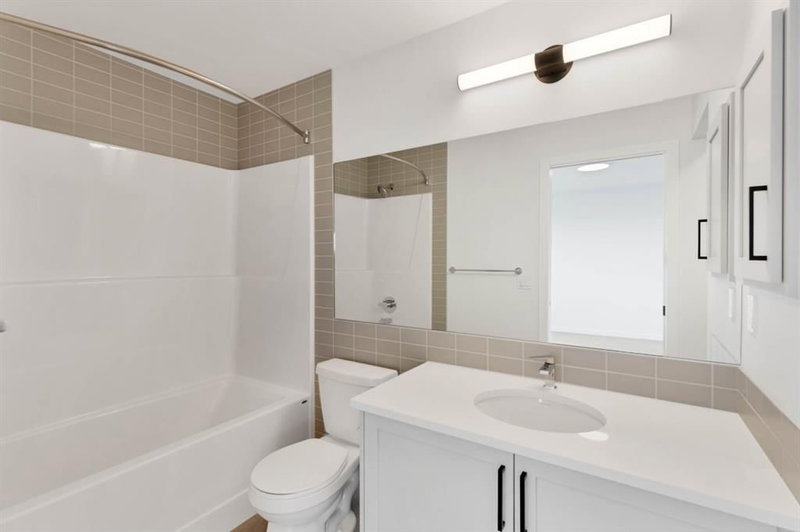 65 Lewiston Street NE, Lewisburg — interior photo 5