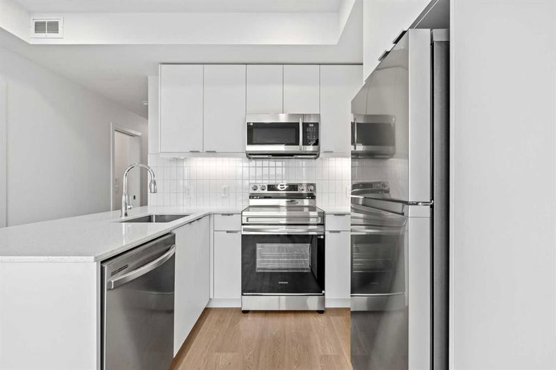 4205, 8500 19 Avenue SE, Belvedere — interior photo