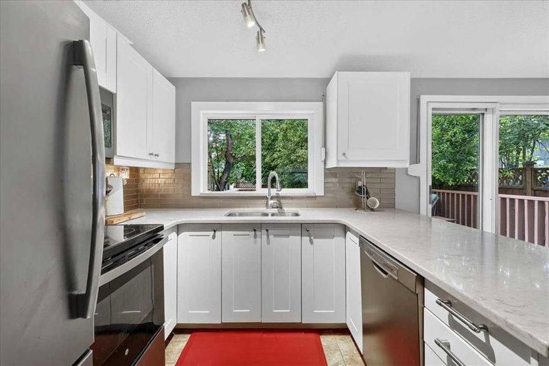 1123 48 Avenue NW, North Haven — photo 2