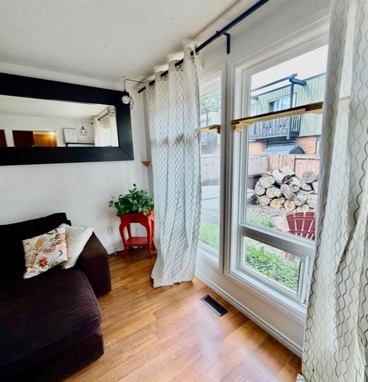 11, 11240 6 Street SW, Southwood — interior photo