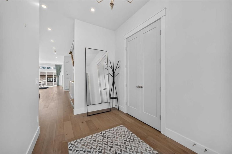 1704 26A Street SW, Shaganappi — photo 3