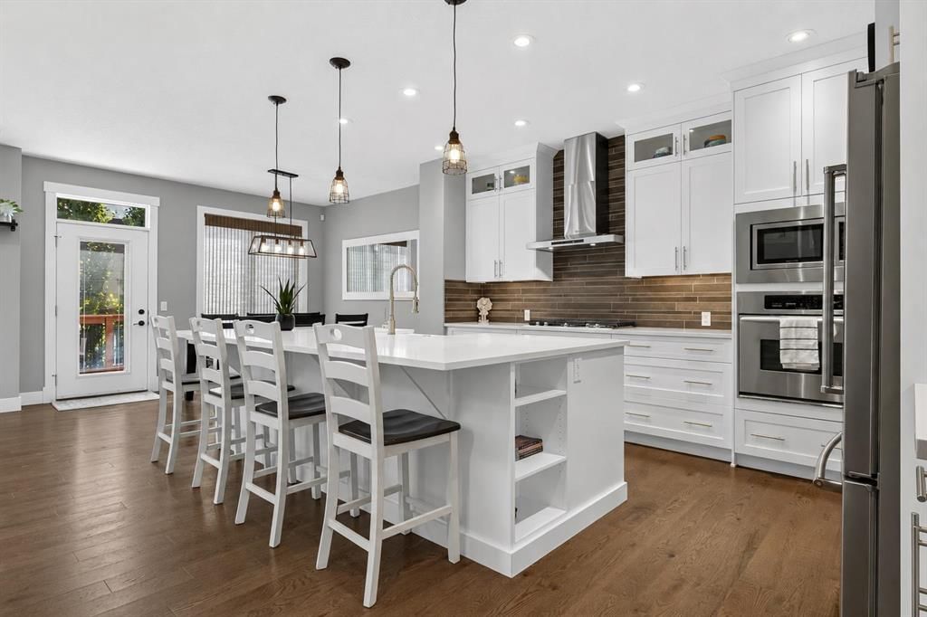 Listing Image 10
