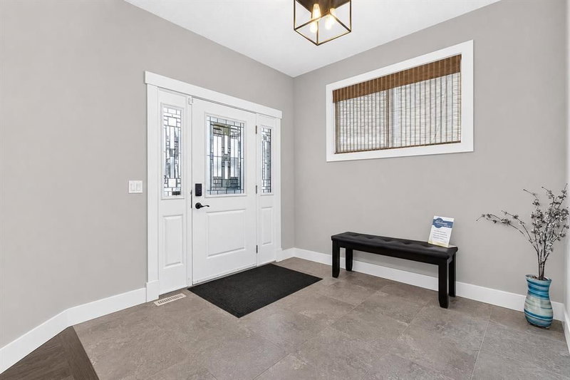108 Kinniburgh Close, Chestermere — listing photo 3