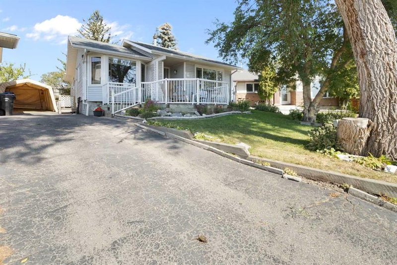 243 Radcliffe Place SE, Albert Park/Radisson Heights — photo 3