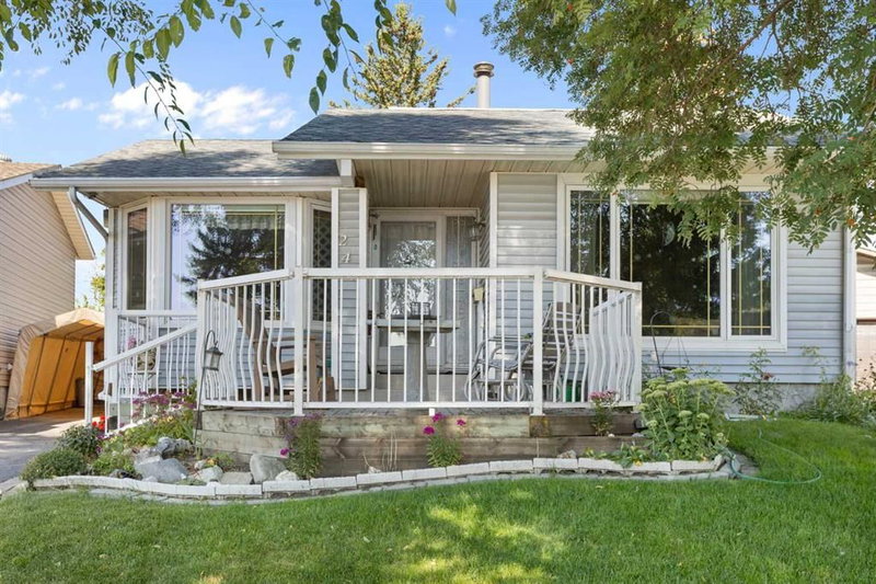 243 Radcliffe Place SE, Albert Park/Radisson Heights — interior photo
