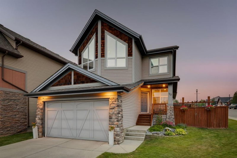 70 Cortina Way SW, Calgary, Alberta