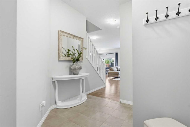 66 Masters Place SE