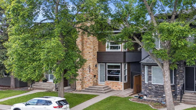 2027 42 Avenue SW, Calgary, Alberta