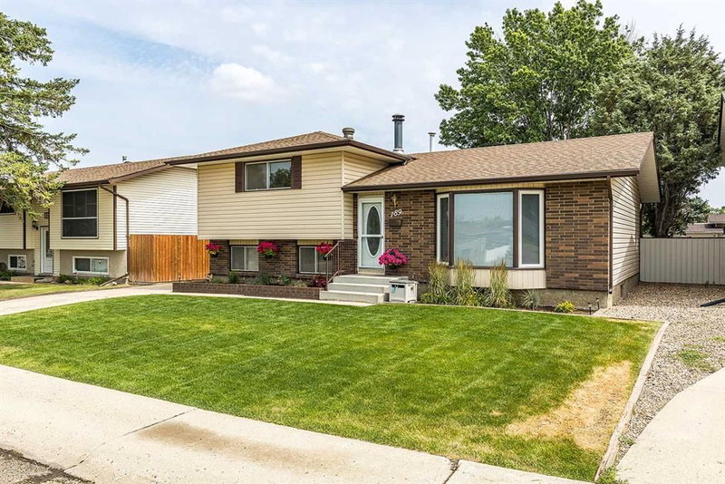 189 Hull Crescent NE