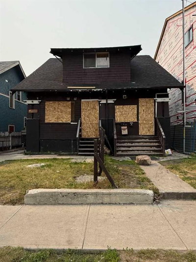 1703 12 Avenue SW