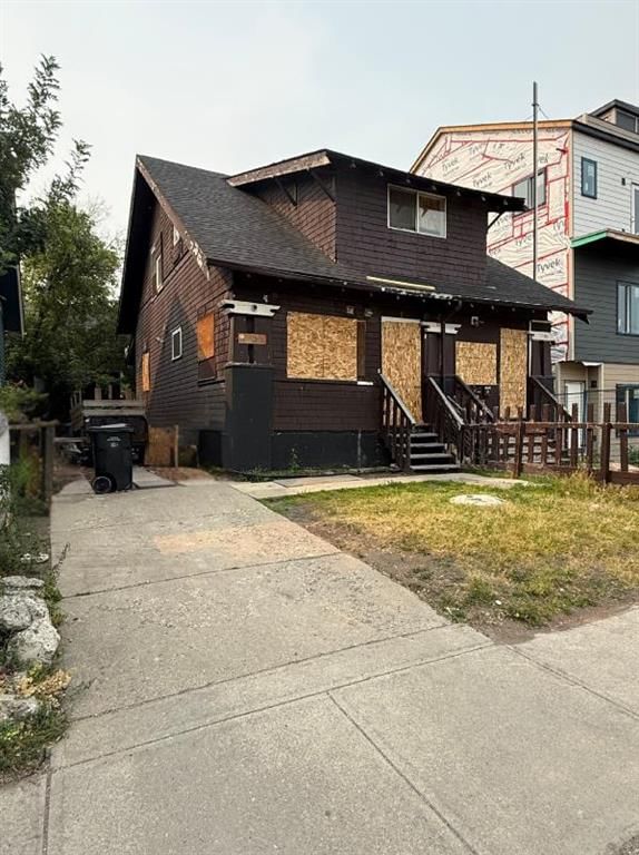 1703 12 Avenue SW