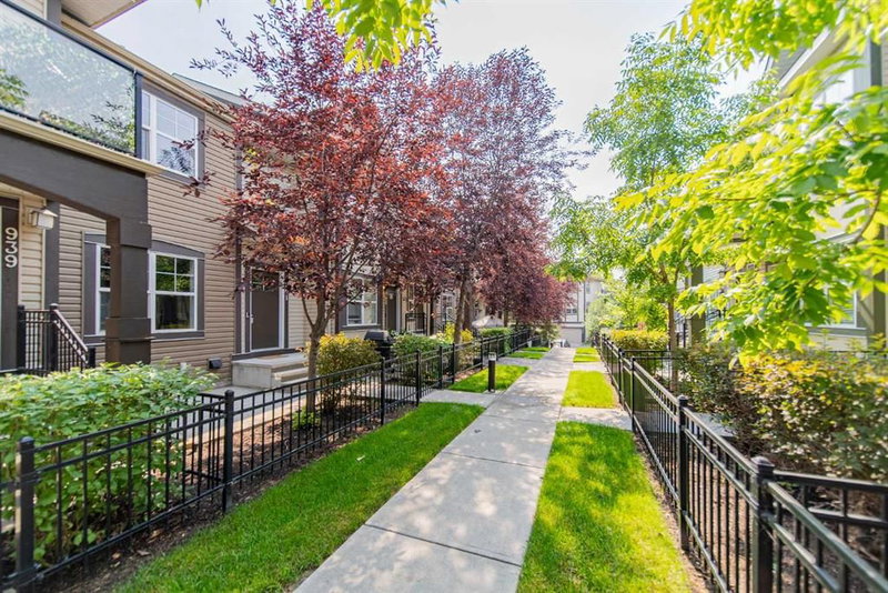 941 Mckenzie Towne Manor SE