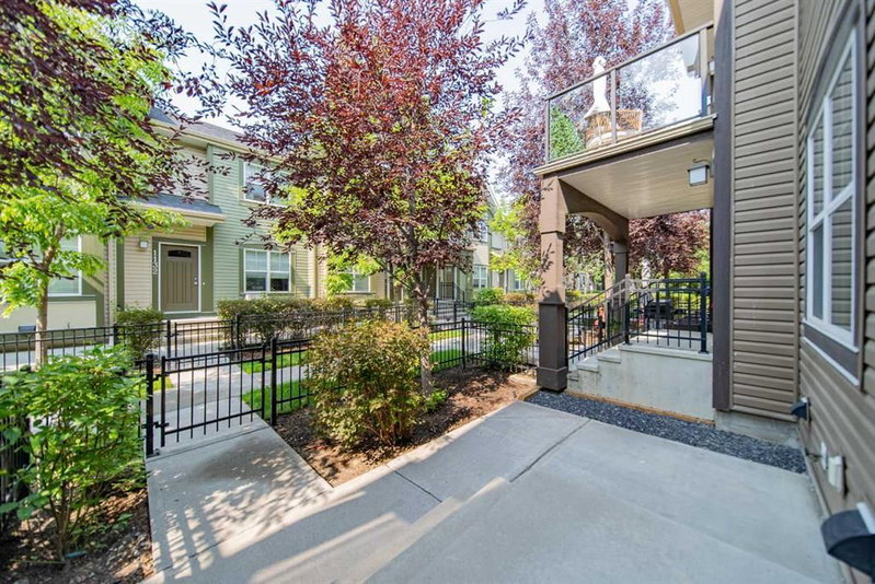 941 Mckenzie Towne Manor SE