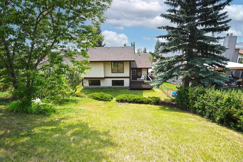 52 Edgeland Road NW, Edgemont — interior photo