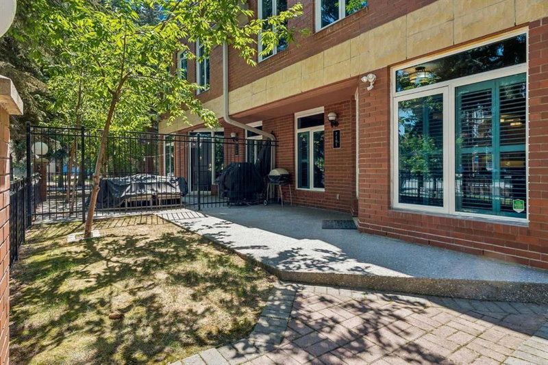 7101, 400 Eau Claire Avenue SW, Eau Claire — interior photo