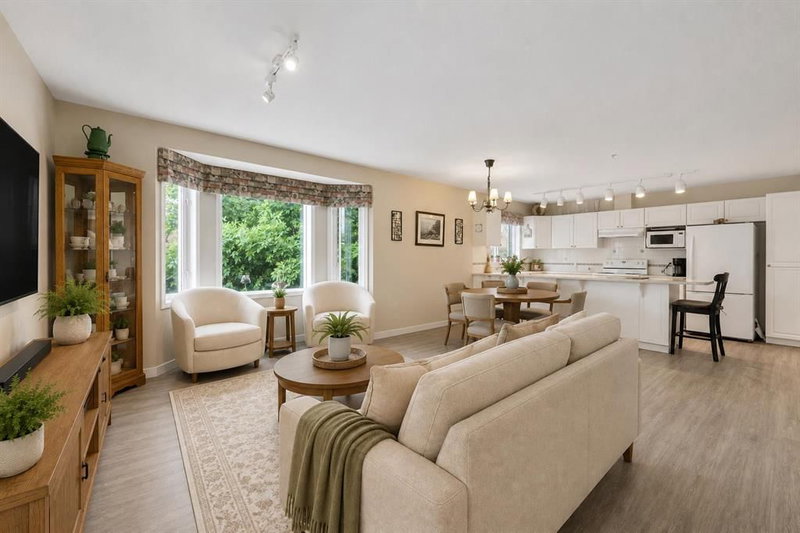 Apartment at 204, 2850 51 Street SW, Glenbrook — listing photo