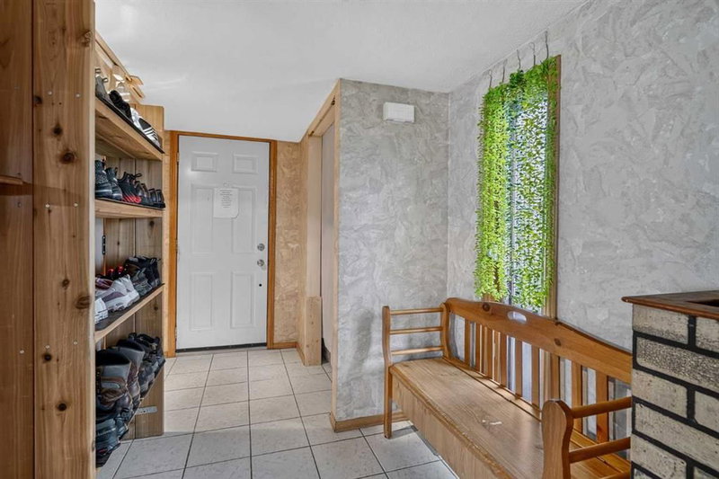 224 Huntwell Road NE, Huntington Hills — interior photo