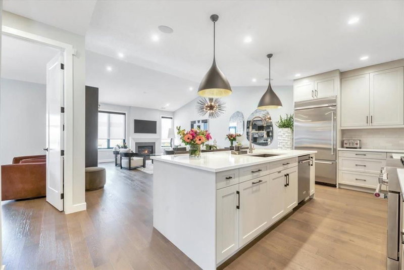 648 Shawnee Terrace SW, Shawnee Slopes — interior photo 5