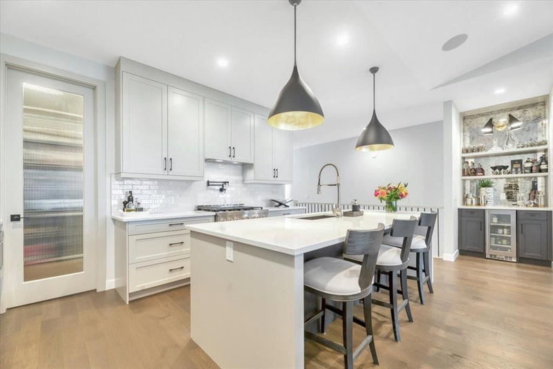 648 Shawnee Terrace SW, Shawnee Slopes — interior photo 6