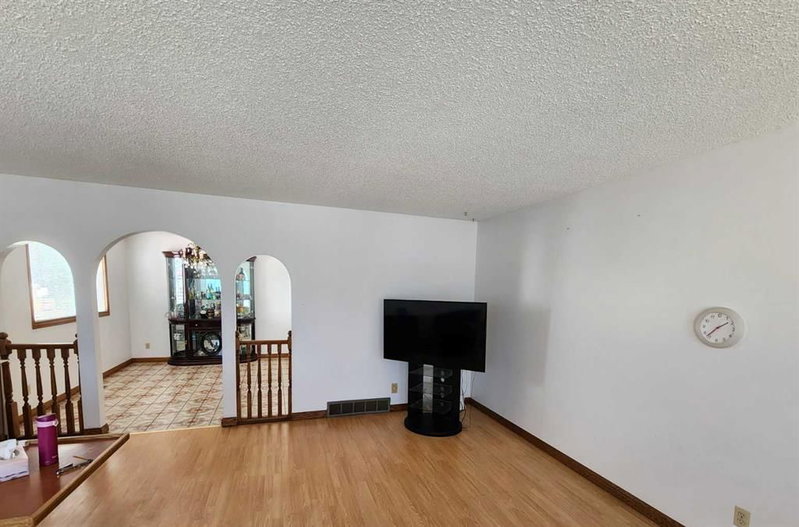 39 Whiteram Close NE, Whitehorn — interior photo 6