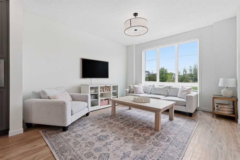 129 Treeline Avenue SW, Alpine Park — interior photo 6