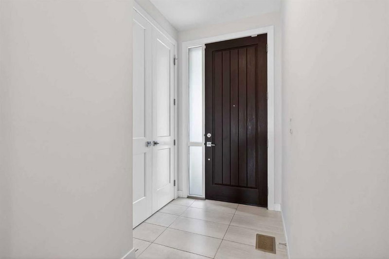 116 Crestridge Common SW, Crestmont — interior photo 6