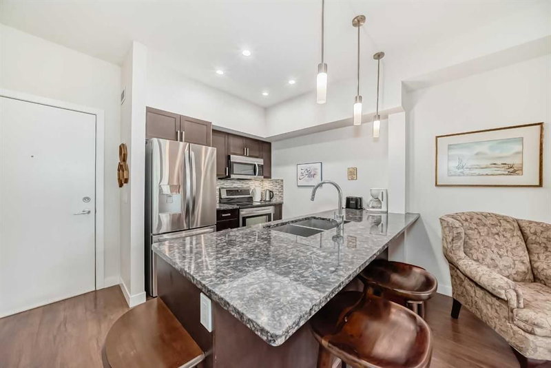 427, 4303 1 Street NE, Highland Park — interior photo 6