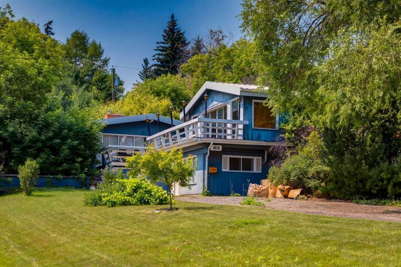 1213 17A Street NW, Hounsfield Heights/Briar Hill — photo 2