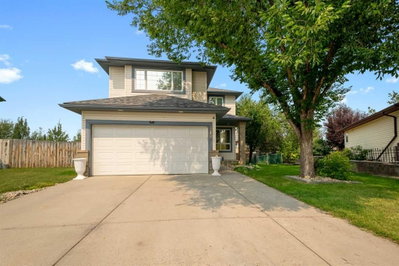 210 Highwood Village Place NW