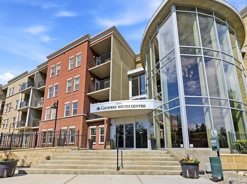 Apartment at 5605, 11811 Lake Fraser Drive SE, Lake Bonavista — listing photo