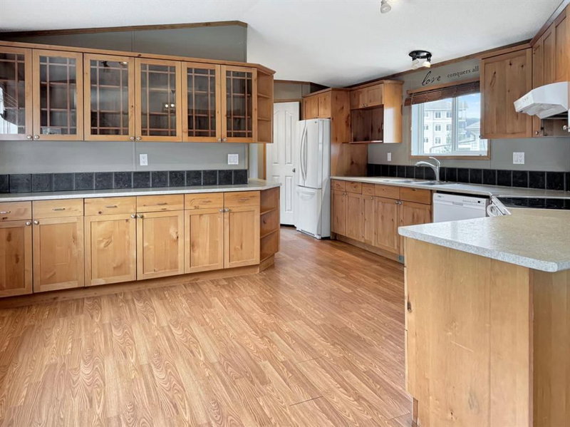 212 Mawdsley Crescent