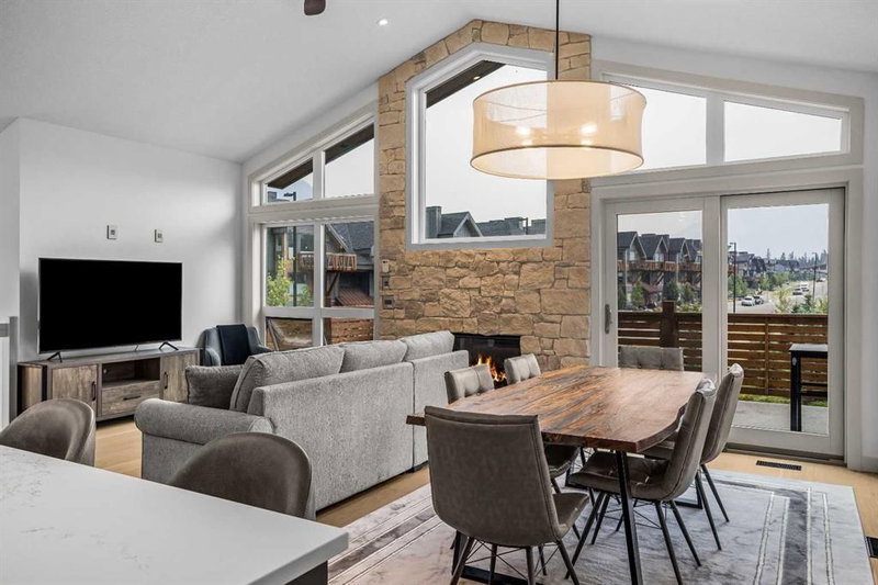 401 Stewart Creek Close