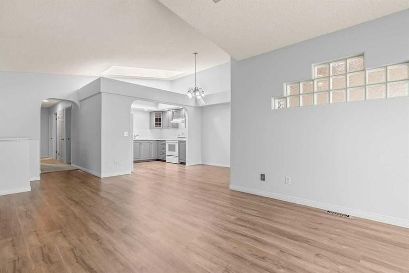 162 Millbank Hill SW, Millrise — interior photo 7