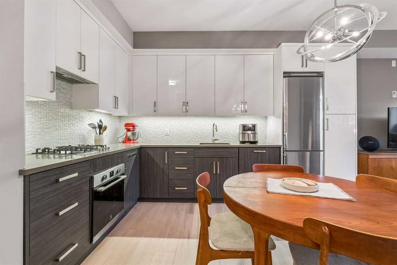210, 1521 26 Avenue SW, South Calgary — interior photo 7