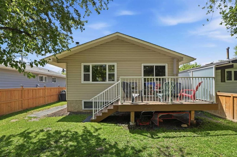 3056 32a Street SE, Calgary, Alberta