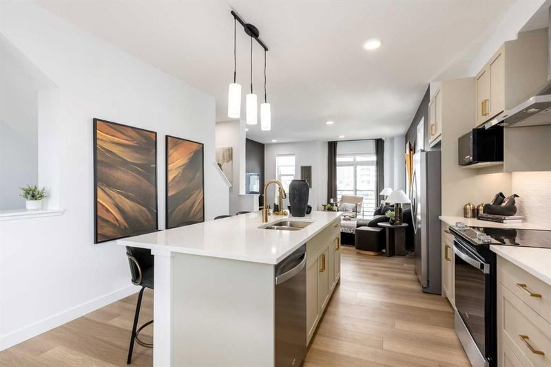 701, 437 Alpine Avenue SW, Alpine Park — interior photo