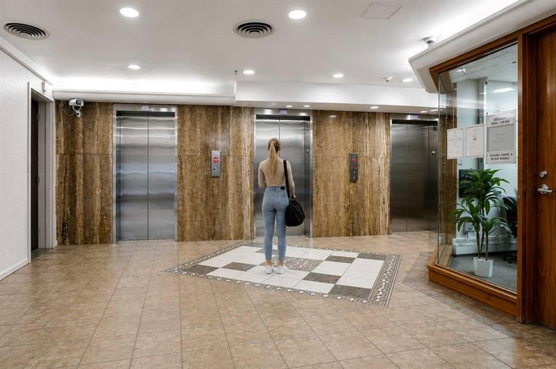 2712, 221 6 Avenue SE, Downtown Commercial Core — interior photo 5