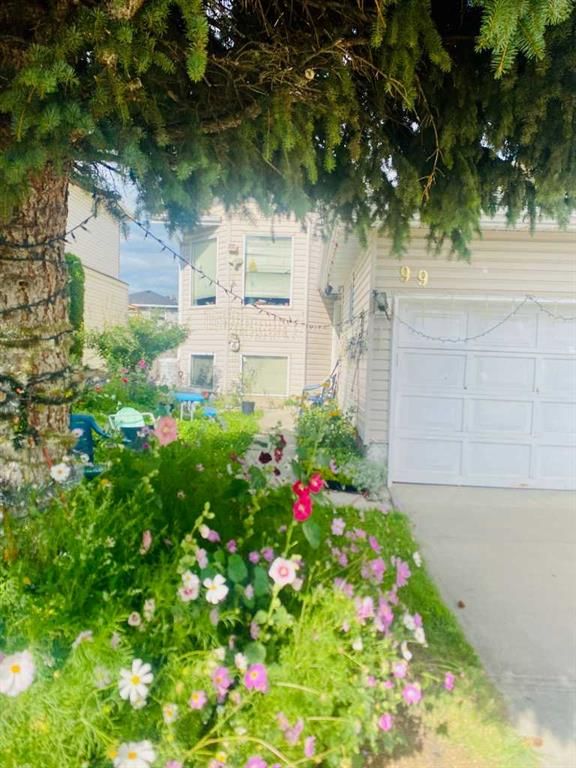 Detached at 99 Applegrove Crescent SE, Applewood Park — listing photo