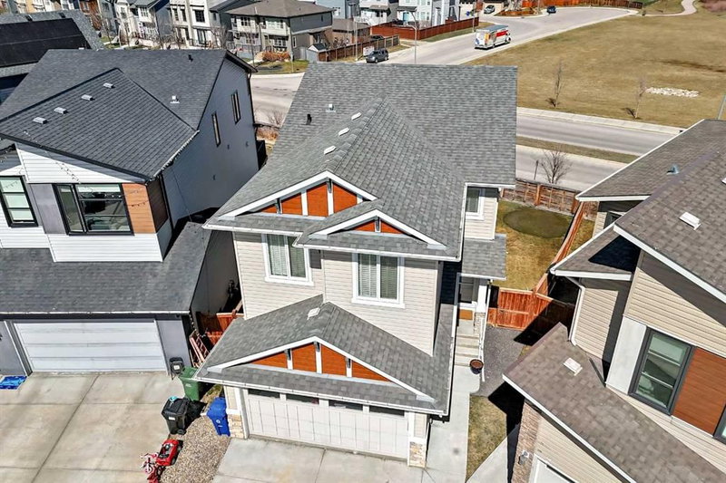 35 Walden Mount SE