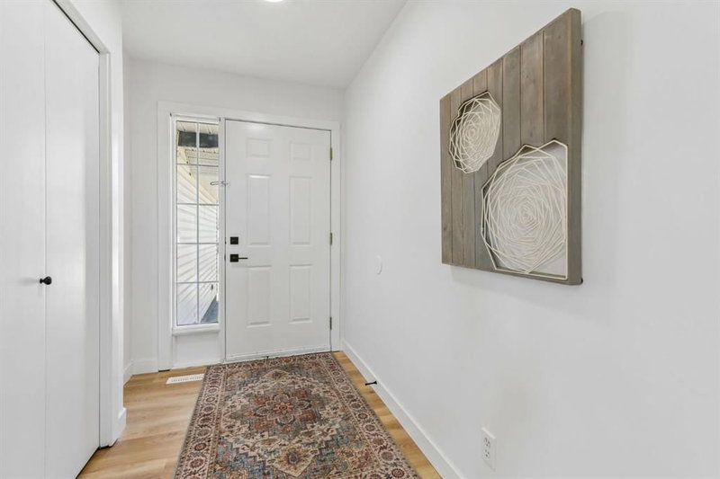 51 San Diego Place NE, Monterey Park — interior photo 5