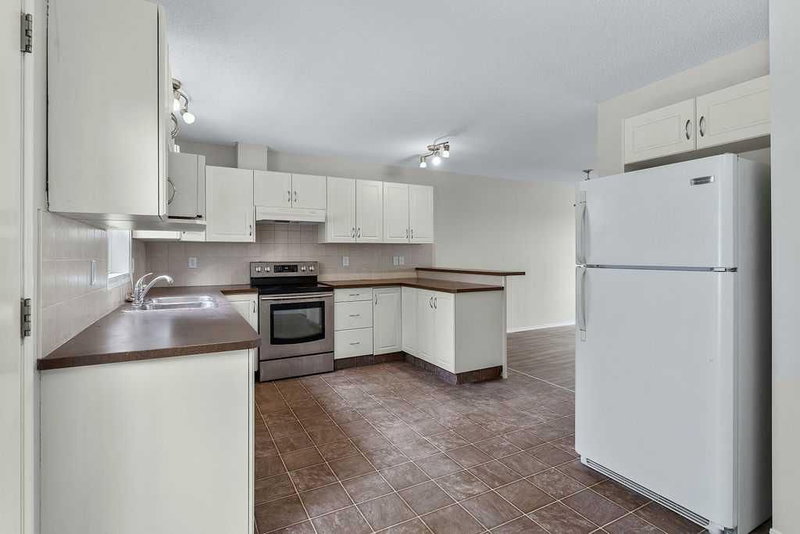 605 Prairie Sound Circle NW, Highwood Village — interior photo 6
