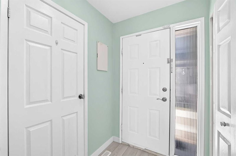 1, 208 Grier Terrace NE, Greenview — interior photo 5