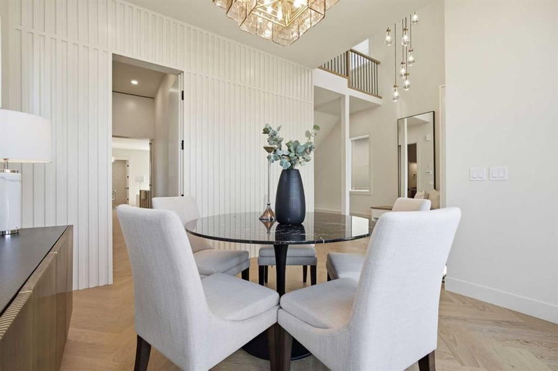 2131 29 Avenue SW, Richmond — interior photo