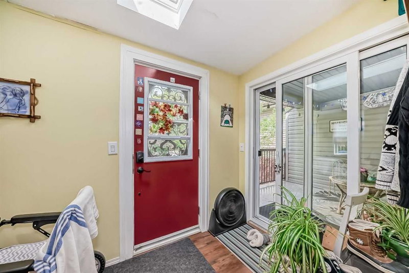 1834 42 Street SE, Forest Lawn — interior photo