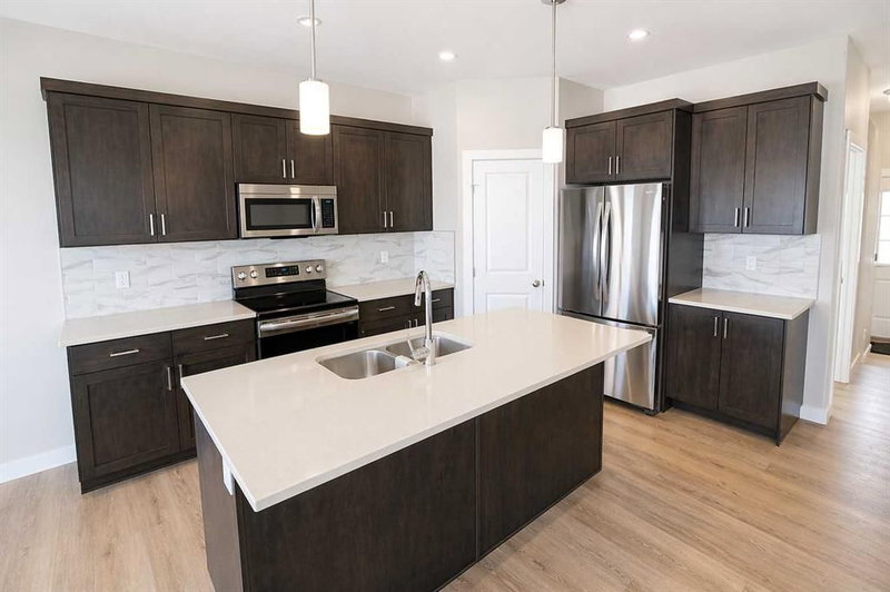 4438 Van Eaton Way, Clive — listing photo 2
