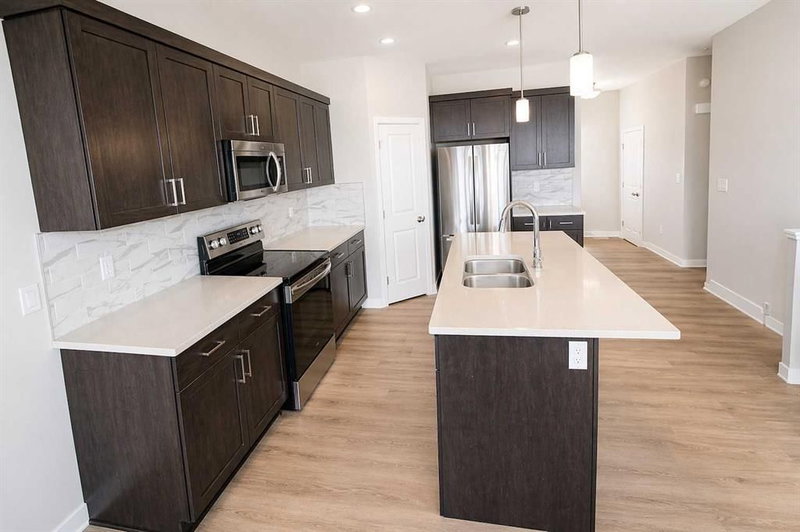4438 Van Eaton Way, Clive — listing photo 3