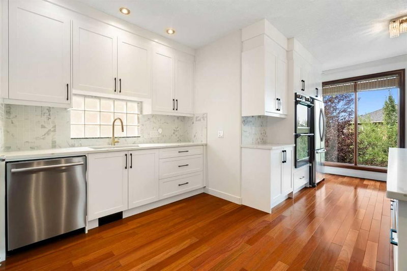 8 Coulee Park SW, Cougar Ridge — interior photo 6