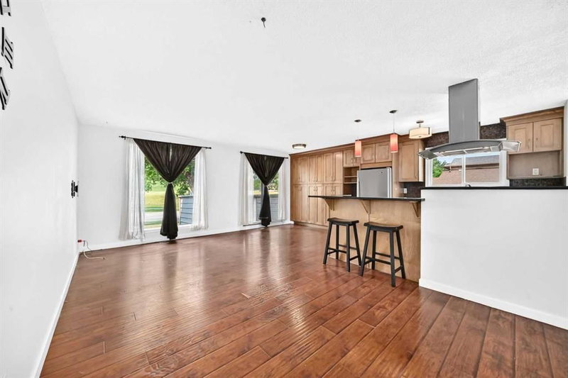 8524 Berwick Road NW, Beddington Heights — interior photo