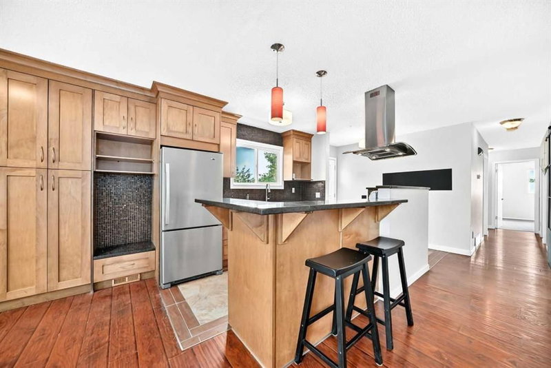 8524 Berwick Road NW, Beddington Heights — interior photo 5